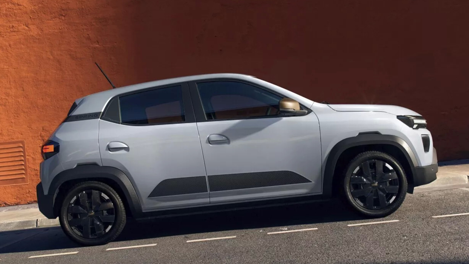 Η Dacia ανανέωσε το Spring - Πιο ισχυρό και πιο γρήγορο στη φόρτιση  